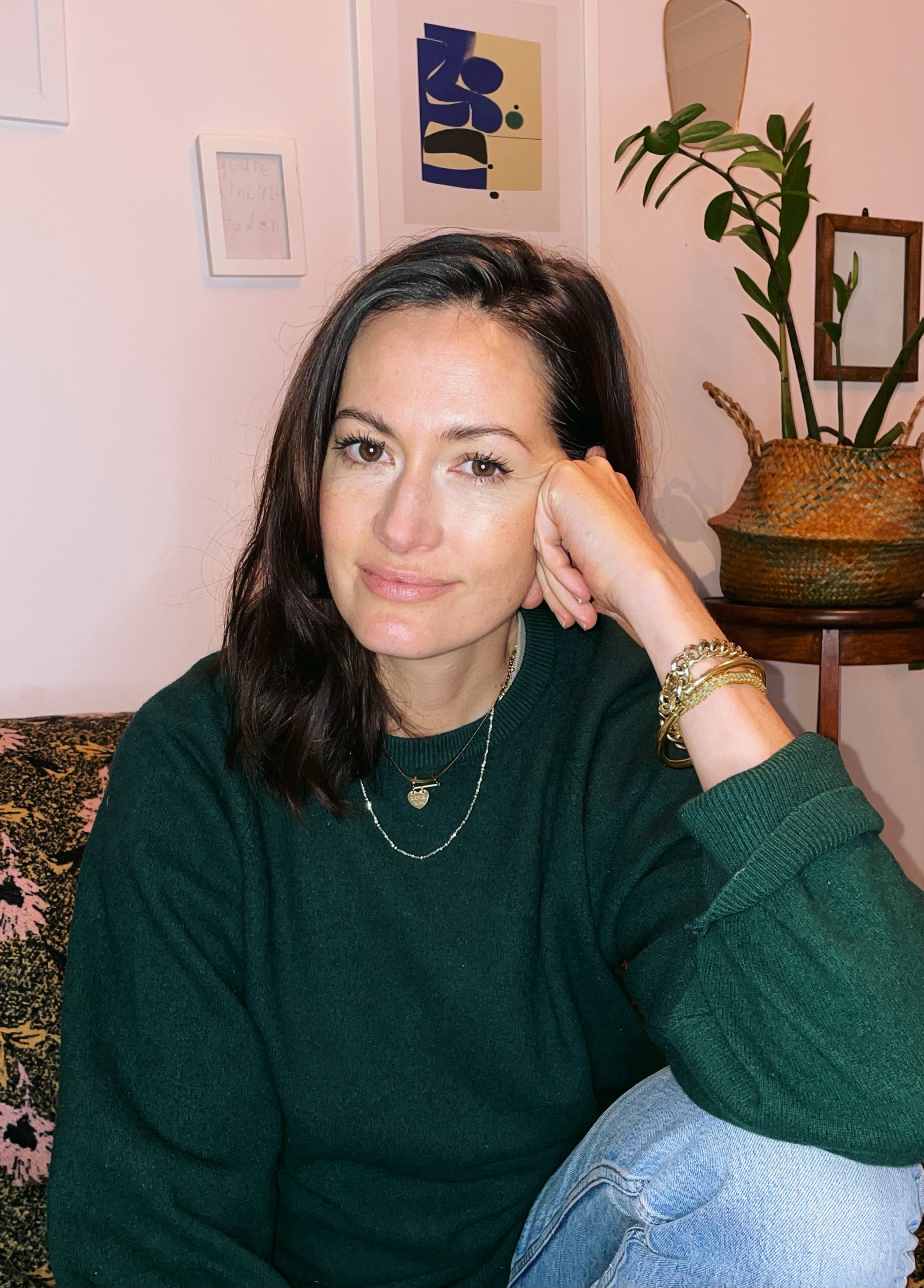 Meet Sjaniël Turrell: The Clean Beauty Makeup Artist Who Believes in Fewer, Better Products