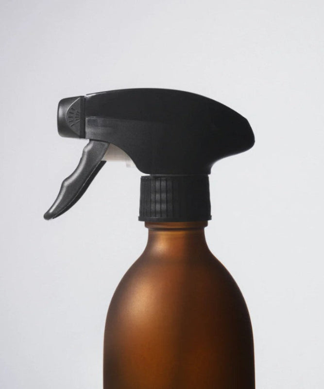 Kuishi Frosted Amber Spray Bottle