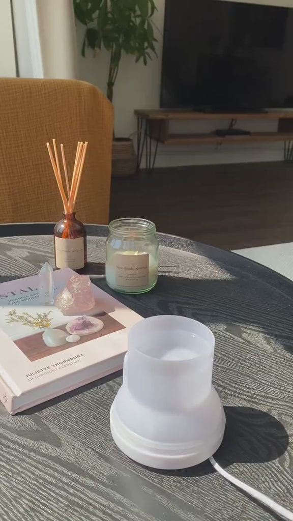 Demo of Housemade Botanics Balance oil at home
